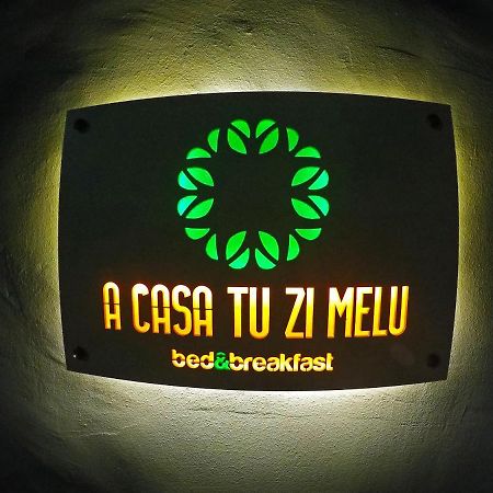 לינה וארוחת בוקר Felline A Casa Tu Zi Melu מראה חיצוני תמונה